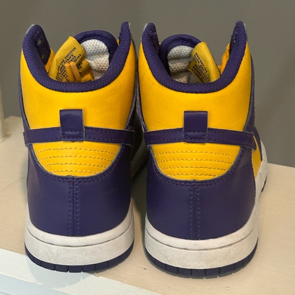 Nike Dunk High GS Lakers Court Kids Shoes 13C Purple Gold Sneakers DZ4455-500 - Picture 9 of 9